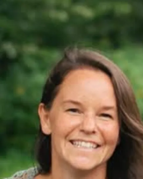 Portrait of Catie Rasche